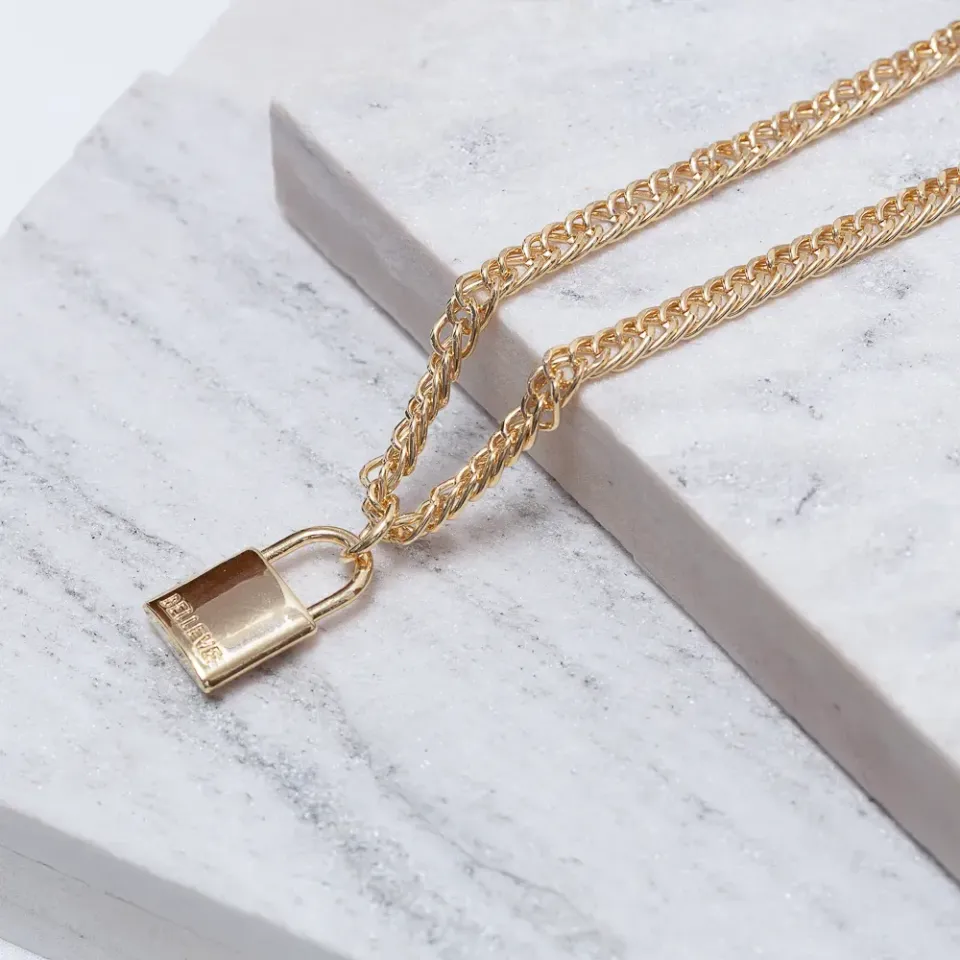 COLAR ELOS DUPLOS COM CADEADO BELIEVE BANHO OURO 18K