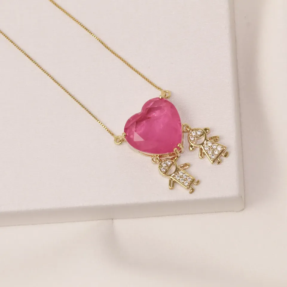 COLAR FILHOS CASAL COM CORAÇÃO PINK BANHO OURO 18K