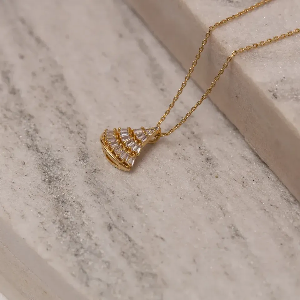COLAR LEQUE COM ZIRCÔNIAS CRISTAIS BANHO OURO 18K