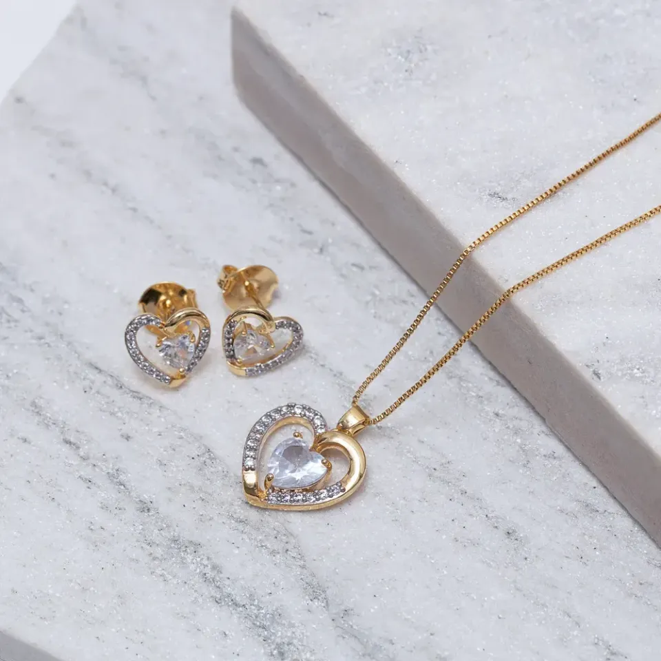 CONJUNTO CORAÇÃO DUPLO COM PEDRA CRISTAL BANHO OURO 18K