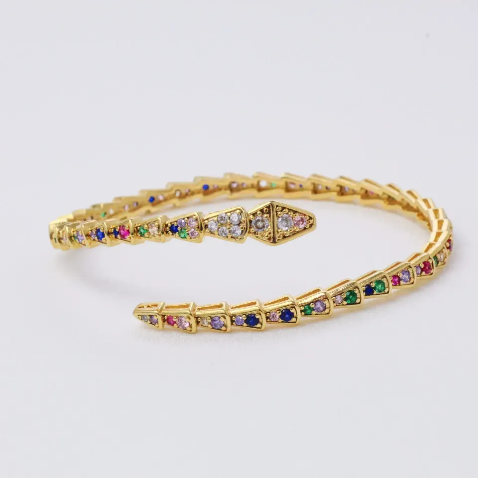BRACELETE COBRA CRAVEJADO COM ZIRCÔNIAS COLORIDAS BANHO OURO 18K