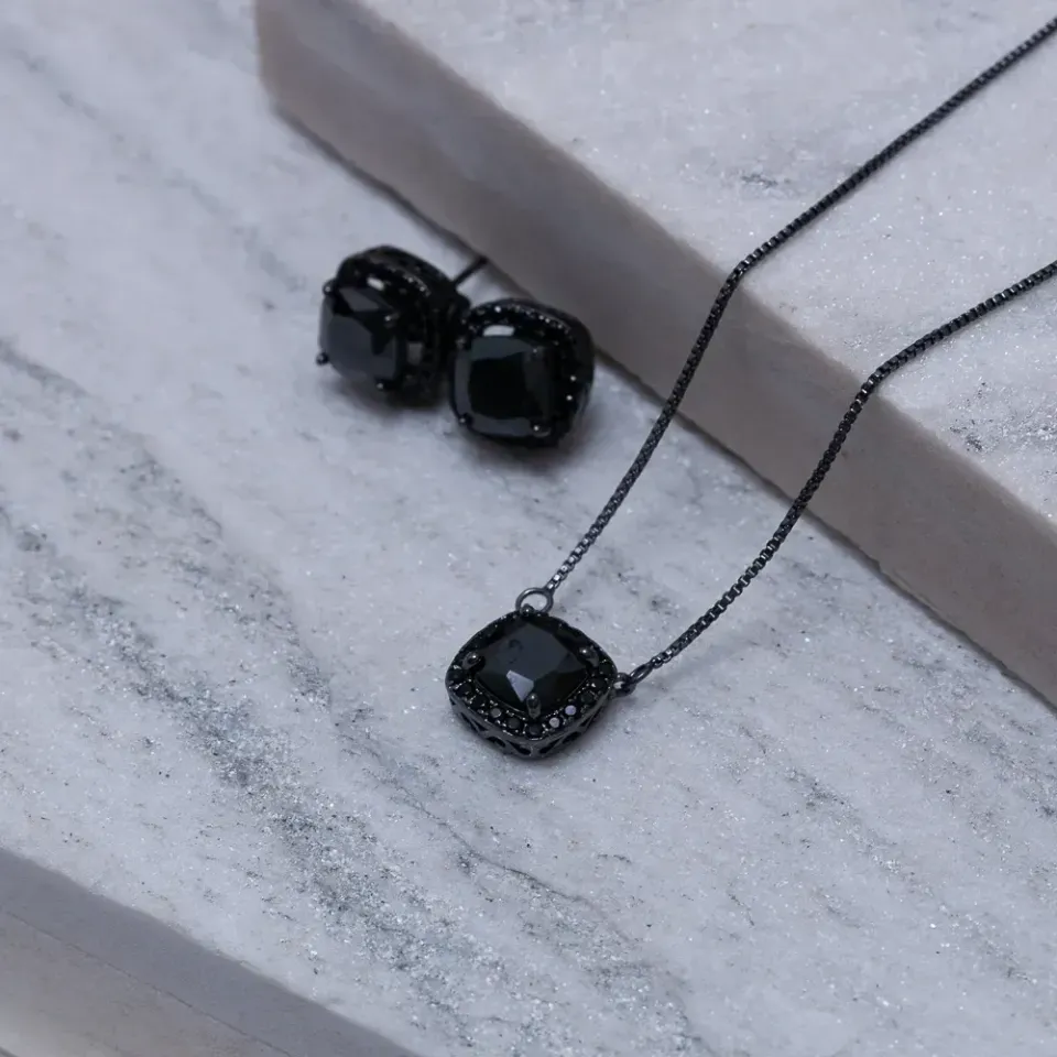 CONJUNTO QUADRADO COM BRINCO 2 EM 1 BANHO RÓDIO NEGRO