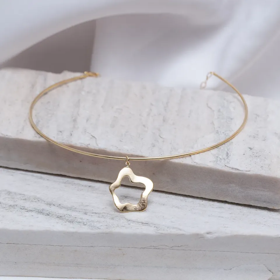 COLAR ARO COM PINGENTE ORGÂNICO BANHO OURO 18K