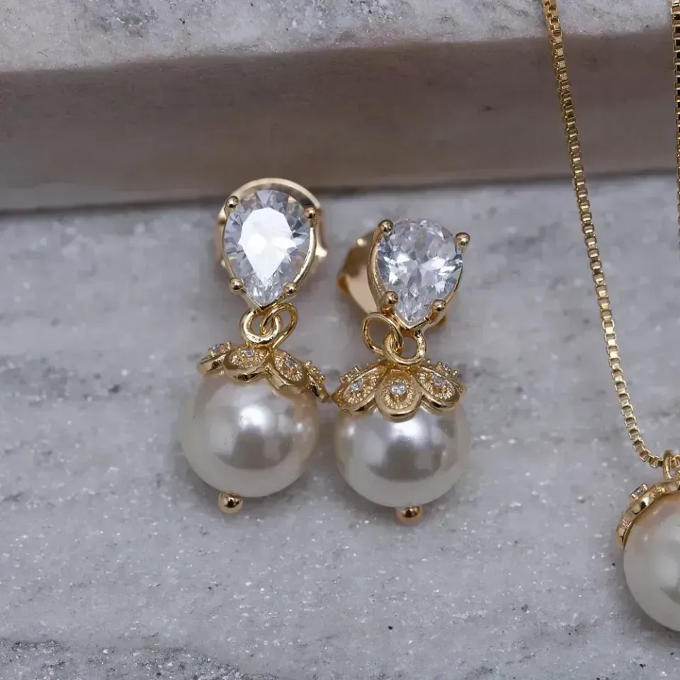 CONJUNTO PÉROLA COM GOTINHA CRISTAL BANHO OURO 18K