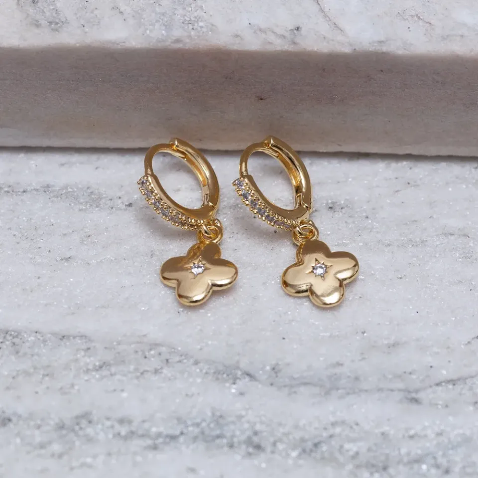 BRINCO ARGOLINHA VIRGINIA LISO COM ESTRELINHA BANHO OURO 18K
