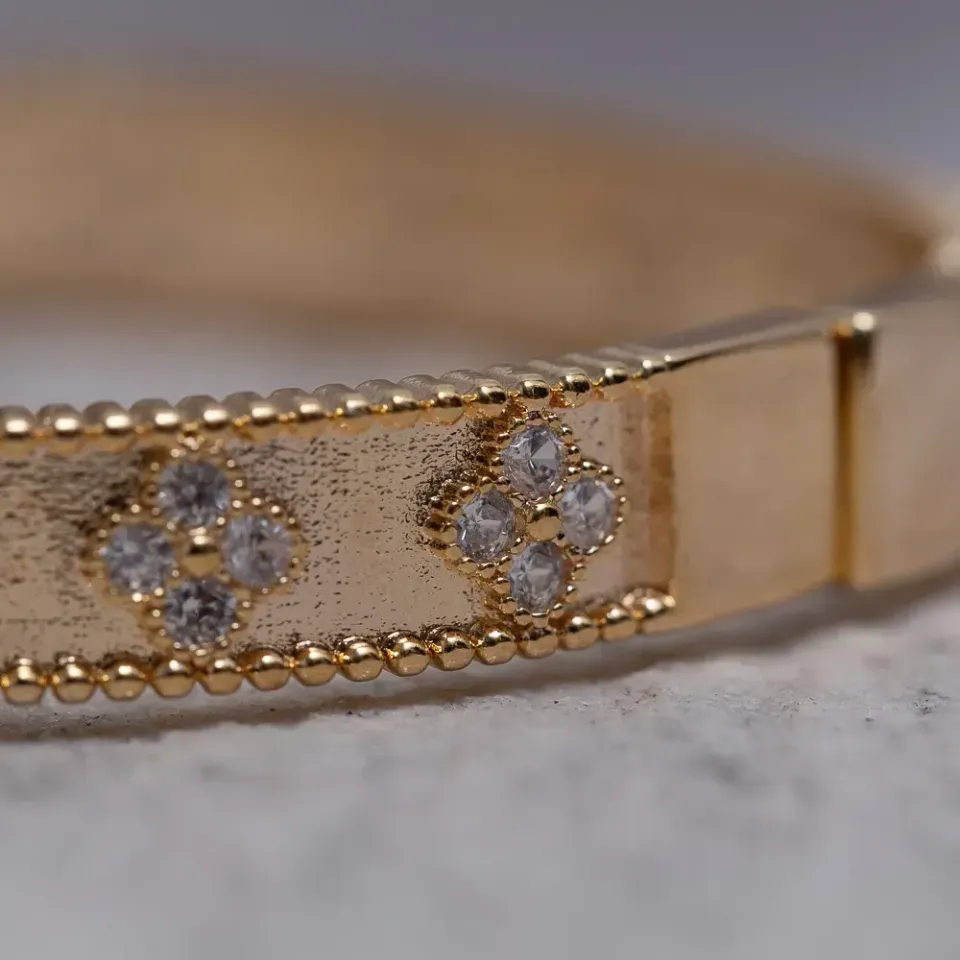 BRACELETE VIRGINIA COM ZIRCÔNIAS CRISTAIS BANHO OURO 18K