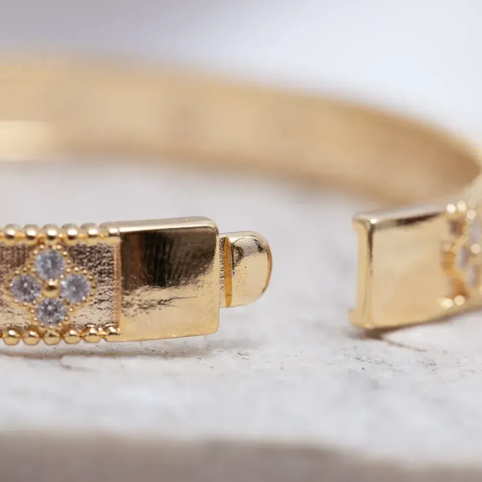 BRACELETE VIRGINIA COM ZIRCÔNIAS CRISTAIS BANHO OURO 18K