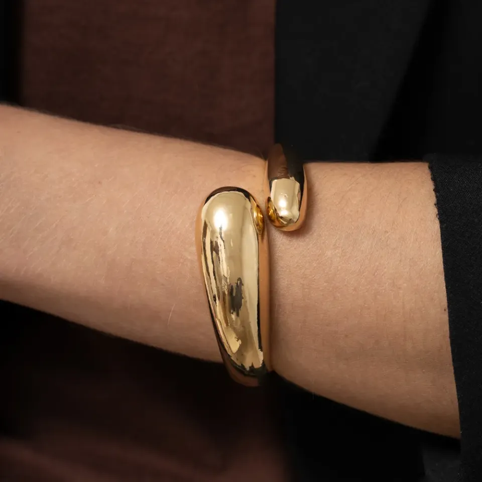 BRACELETE ABAULADO ABERTO BANHO OURO 18K