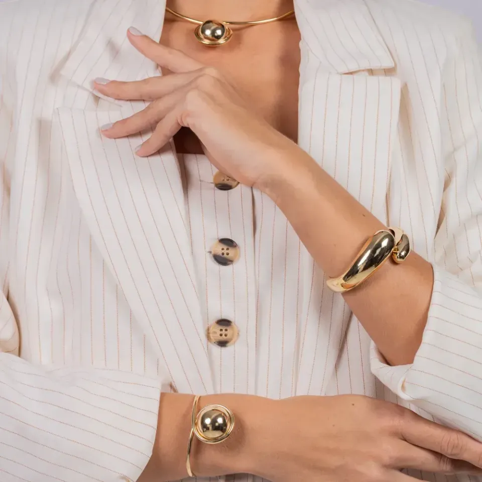 BRACELETE ABAULADO ABERTO BANHO OURO 18K