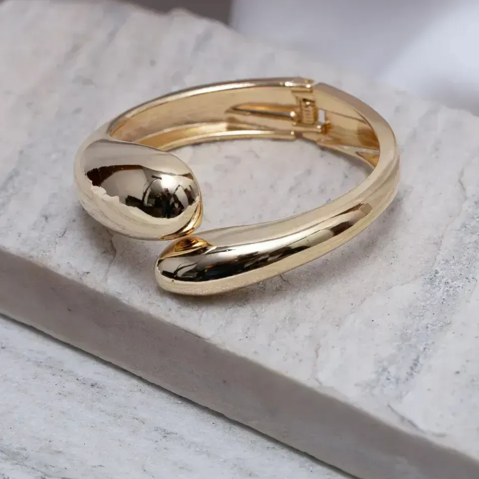 BRACELETE ABAULADO ABERTO BANHO OURO 18K