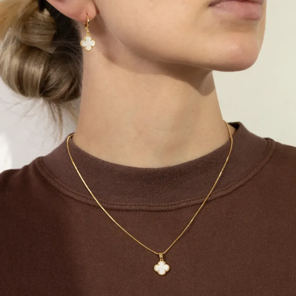 CONJUNTO VIRGINIA BRANCO PEROLIZADO BANHO OURO 18K