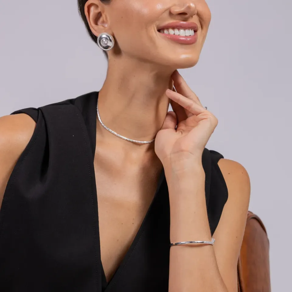 CHOKER FITA MARTELADA BANHO PRATA