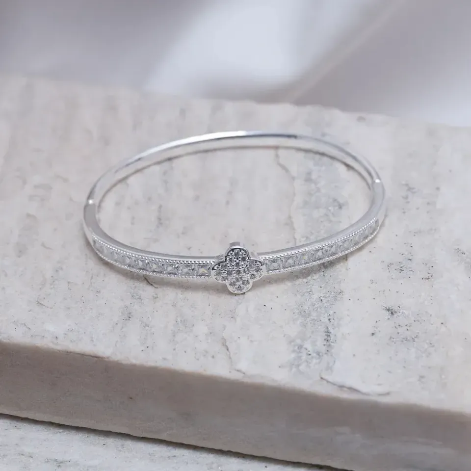 BRACELETE VIRGINIA CRAVEJADO E COM ZIRCÔNIAS CRISTAIS BANHO PRATA