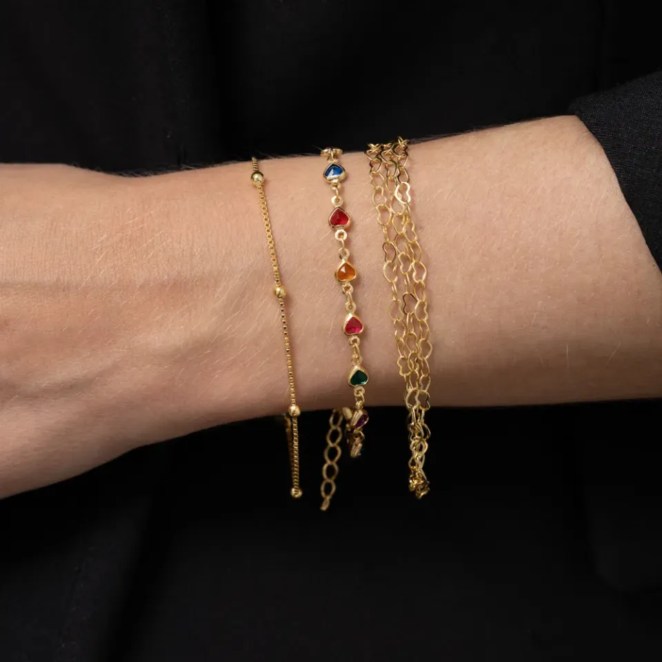 PULSEIRA CORRENTE TRIPLA DE CORAÇÕES BANHO OURO 18K