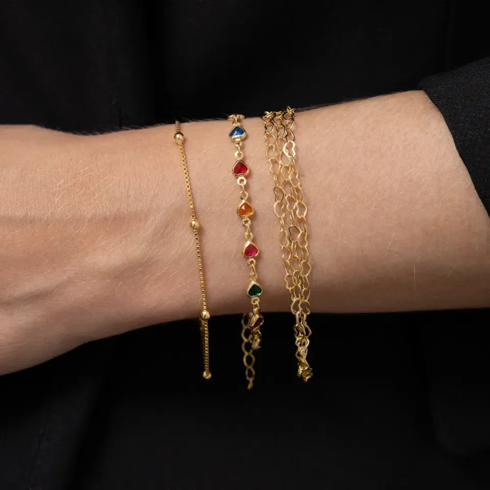 PULSEIRA CORRENTE TRIPLA DE CORAÇÕES BANHO OURO 18K