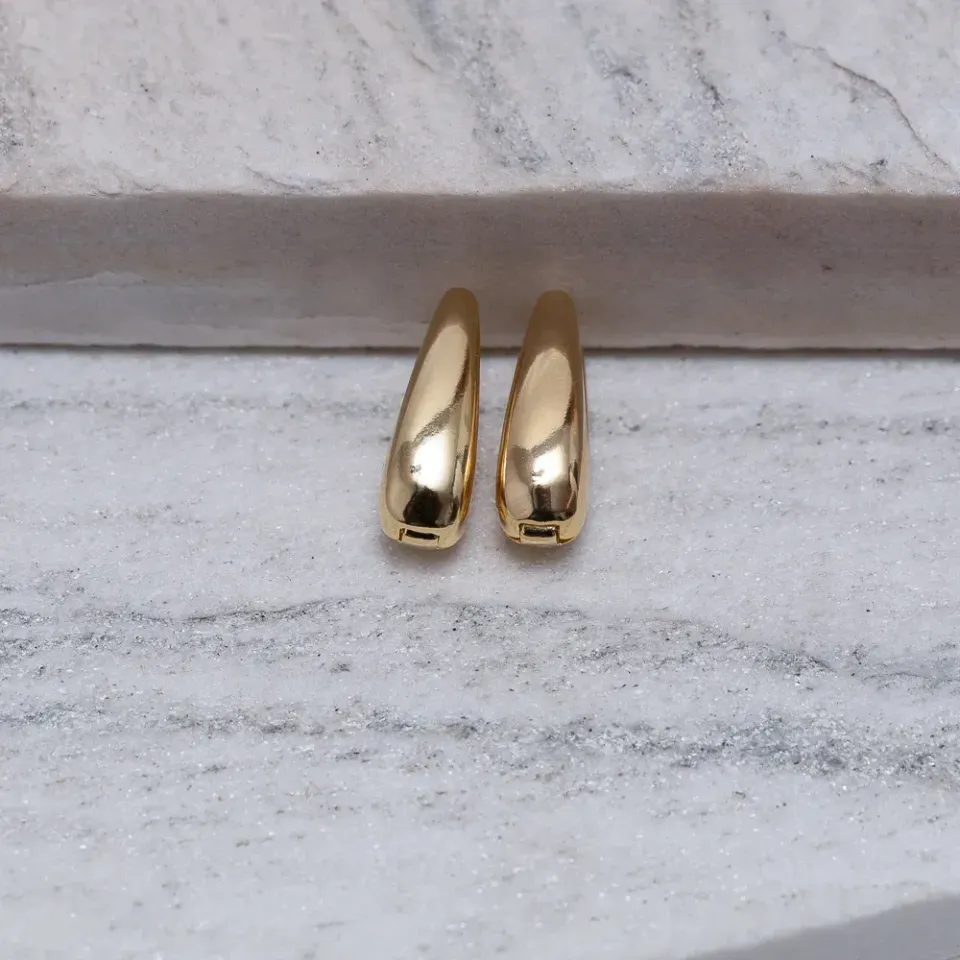 BRINCO ARGOLA GOTA LISA BANHO OURO 18K