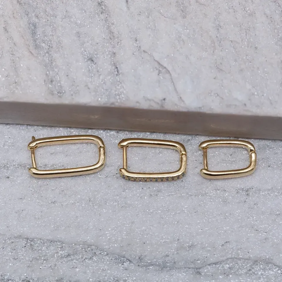 BRINCO ARGOLA G RETANGULAR FINA BANHO OURO 18K