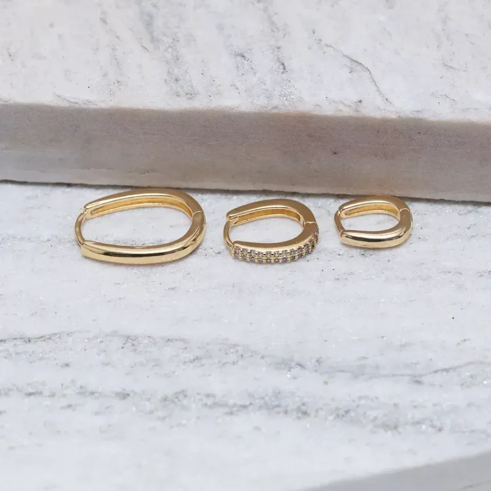 BRINCO ARGOLA P OVAL FINA BANHO OURO 18K