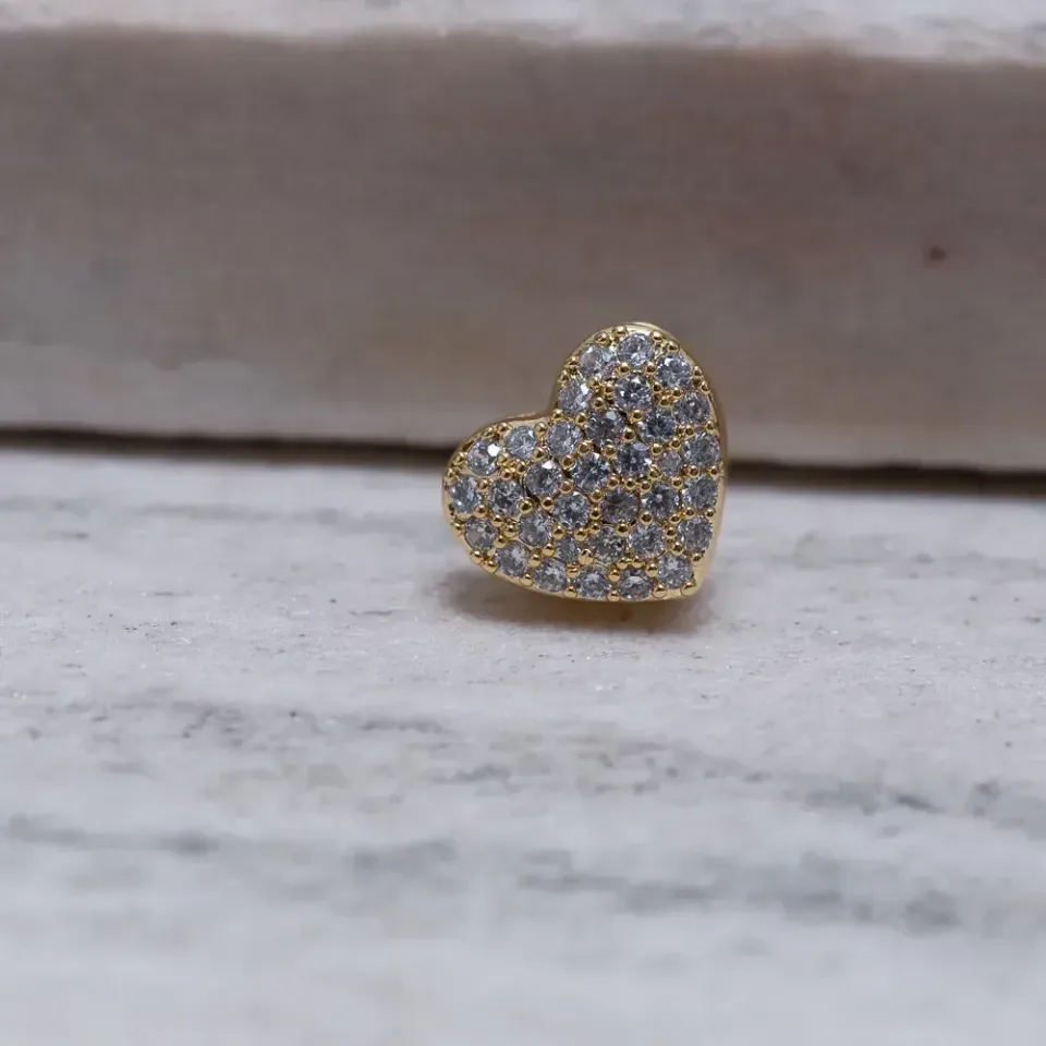 BRINCO CORAÇÃO CRAVEJADO BANHO OURO 18K