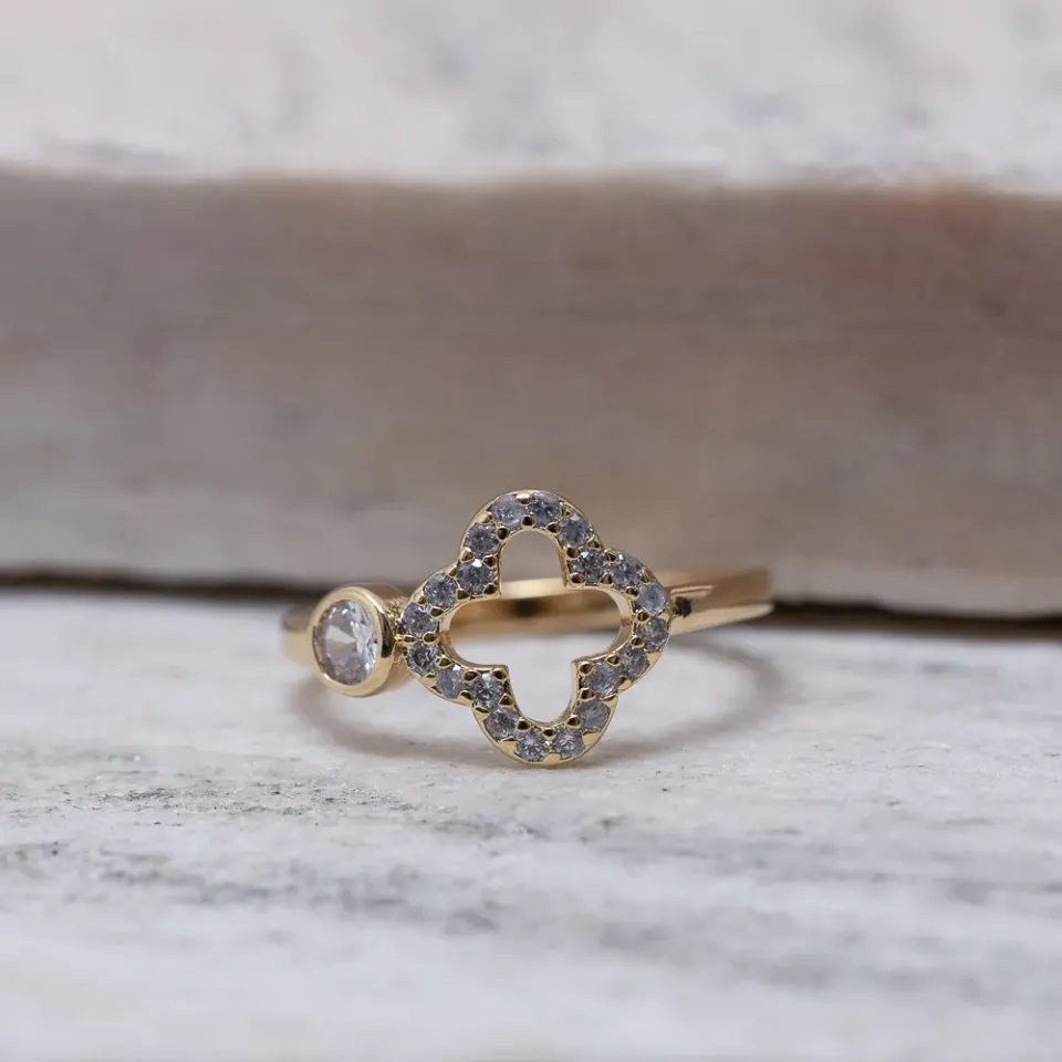 ANEL VIRGINIA VAZADO COM PONTO DE LUZ BANHO OURO 18K