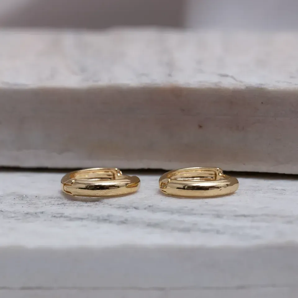 BRINCO ARGOLA M LISA BANHO OURO 18K
