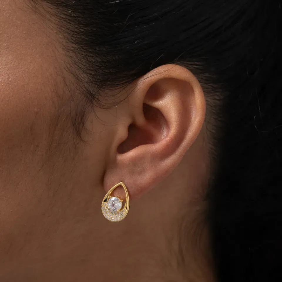 BRINCO GOTA COM ZIRCÔNIAS CRISTAIS BANHO OURO 18K