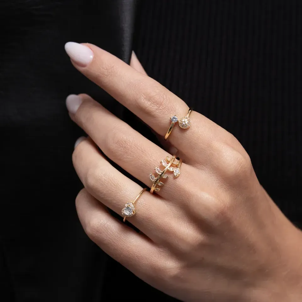 ANEL RAMINHOS COM ZIRCÔNIAS CRISTAIS BANHO OURO 18K