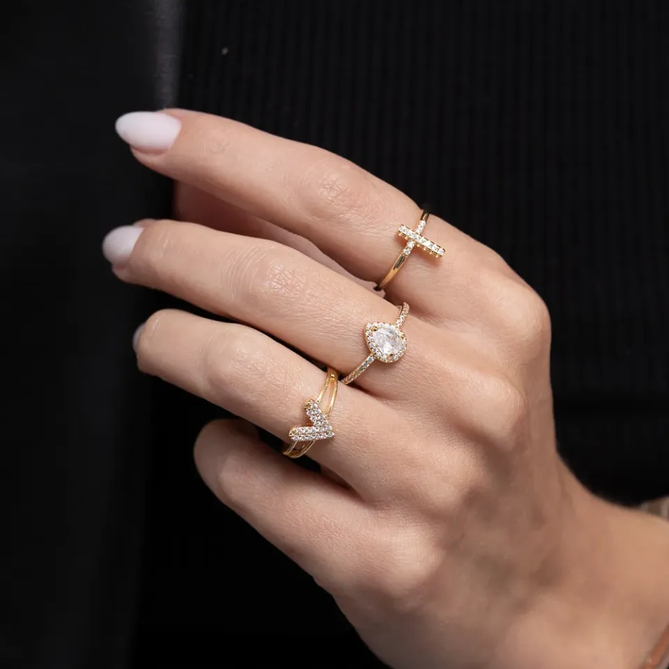 ANEL CRUZ CRAVEJADO COM ZIRCÔNIAS BANHO OURO 18K