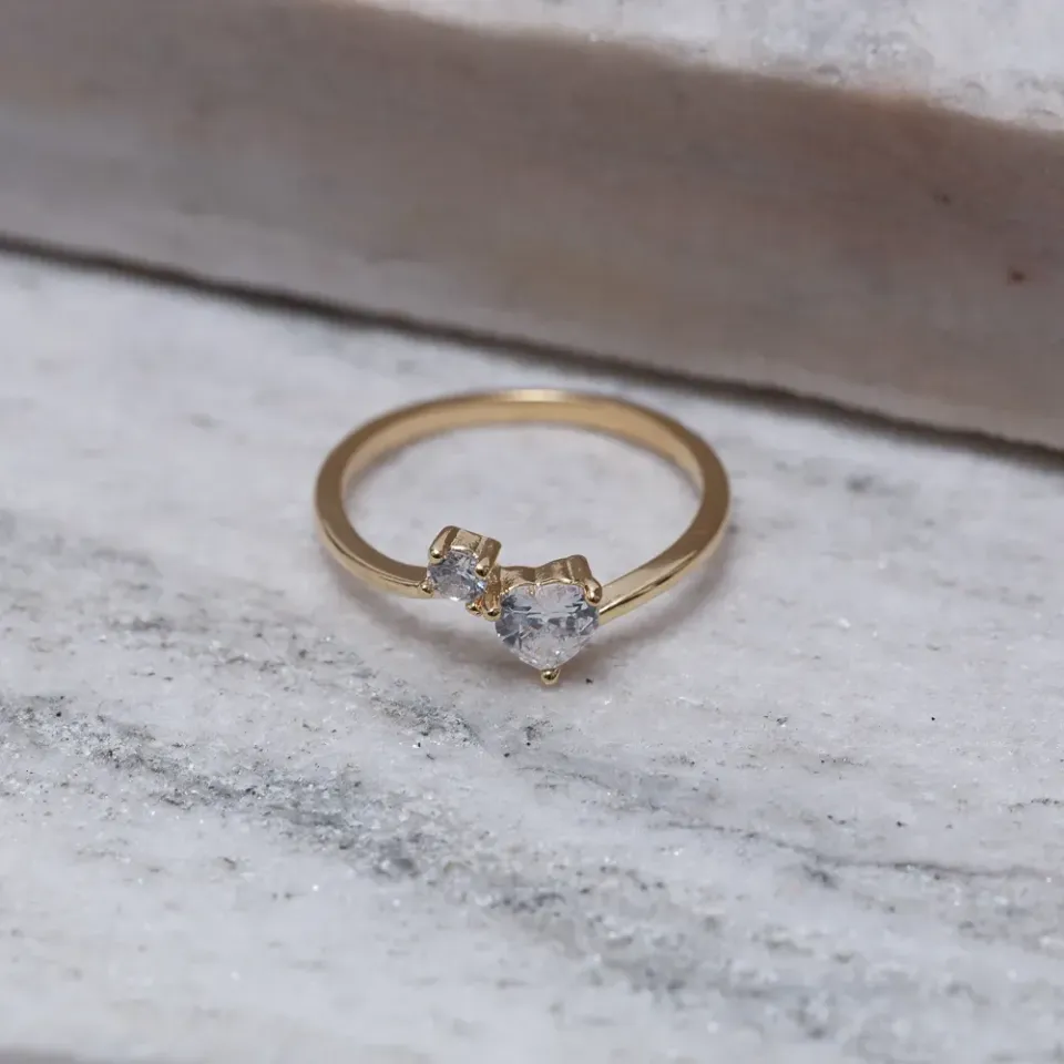 ANEL PONTO DE LUZ E CORAÇÃO CRISTAIS BANHO OURO 18K
