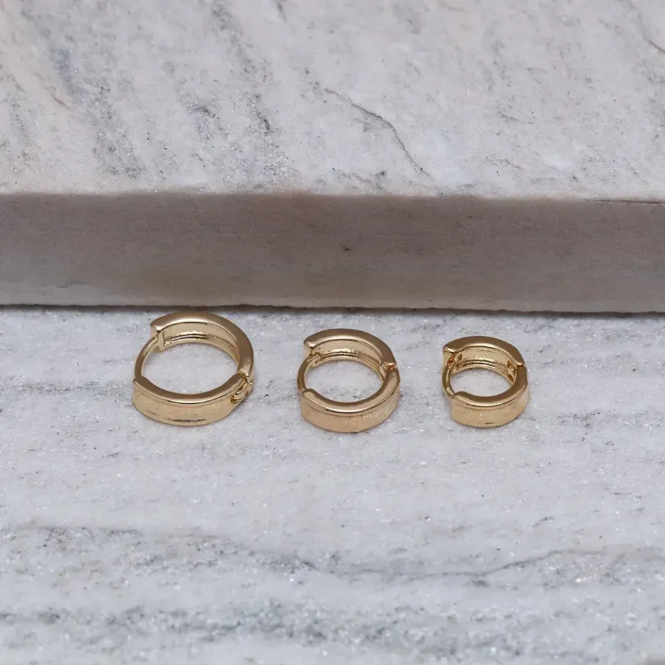 BRINCO ARGOLA M LISA BANHO OURO 18K