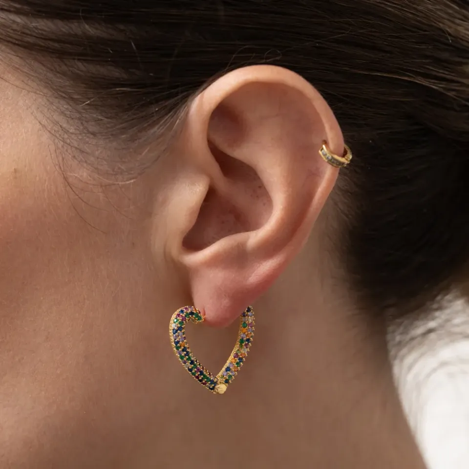 BRINCO ARGOLA CORAÇÃO COLORIDO E CRISTAL BANHO OURO 18K