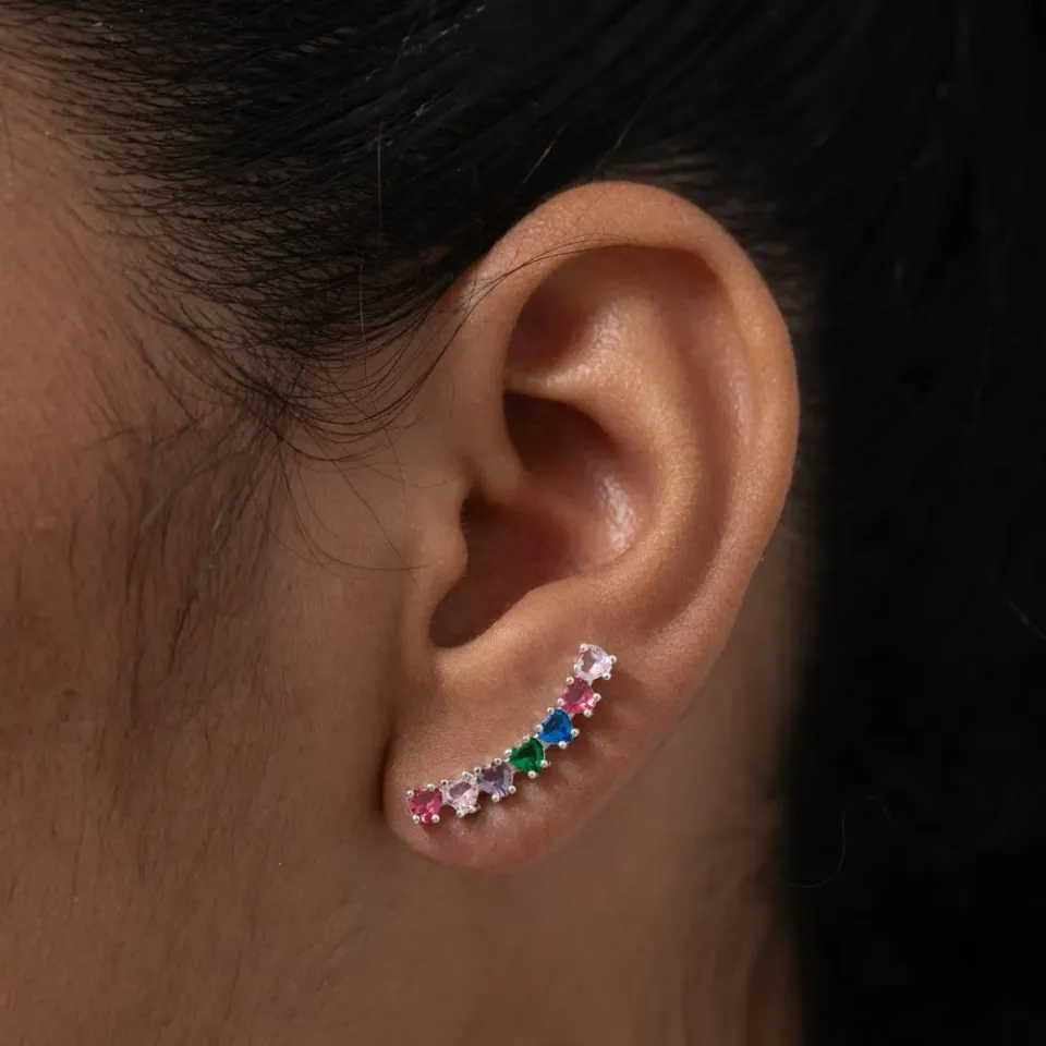 BRINCO EAR CUFF CORAÇÕES COLORIDOS BANHO PRATA