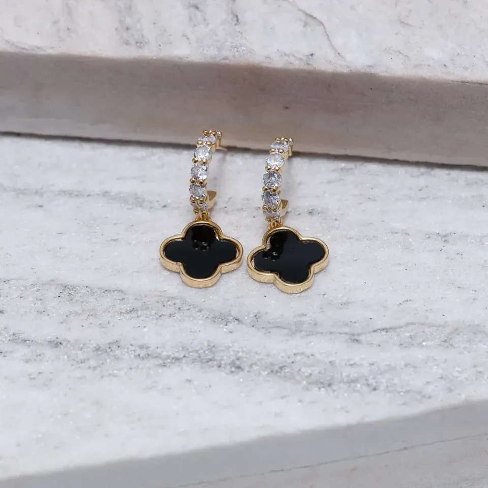 BRINCO MEIA ARGOLA VIRGINIA PRETO BANHO OURO 18K