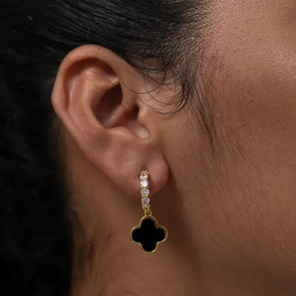 BRINCO MEIA ARGOLA VIRGINIA PRETO BANHO OURO 18K