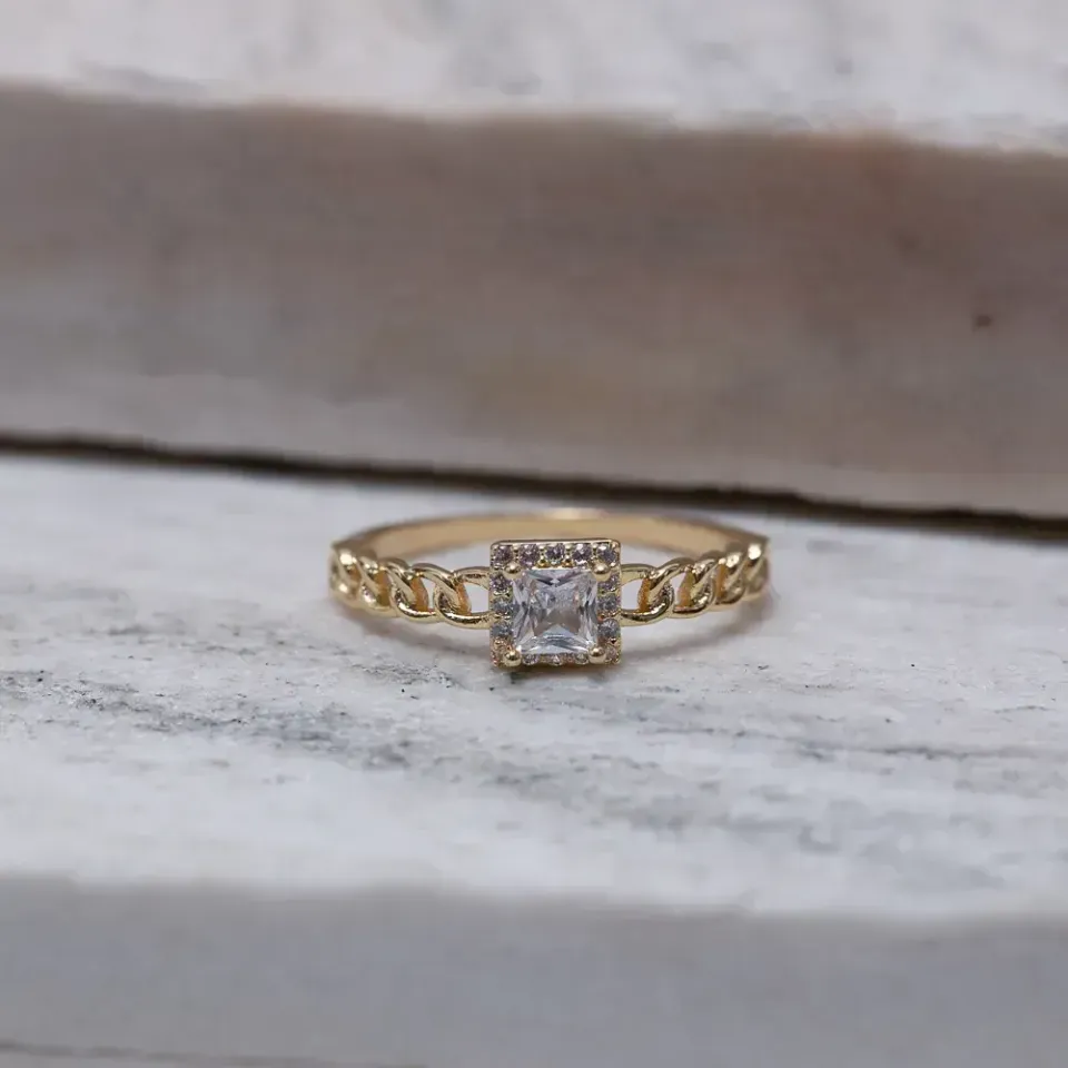 ANEL ELO CORRENTE COM PONTO DE LUZ QUADRADO BANHO OURO 18K