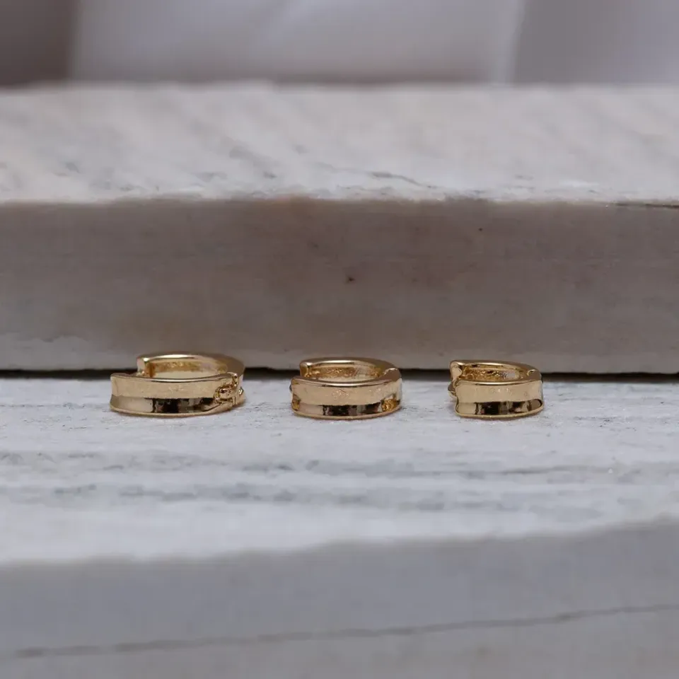 BRINCO ARGOLA M LISA BANHO OURO 18K