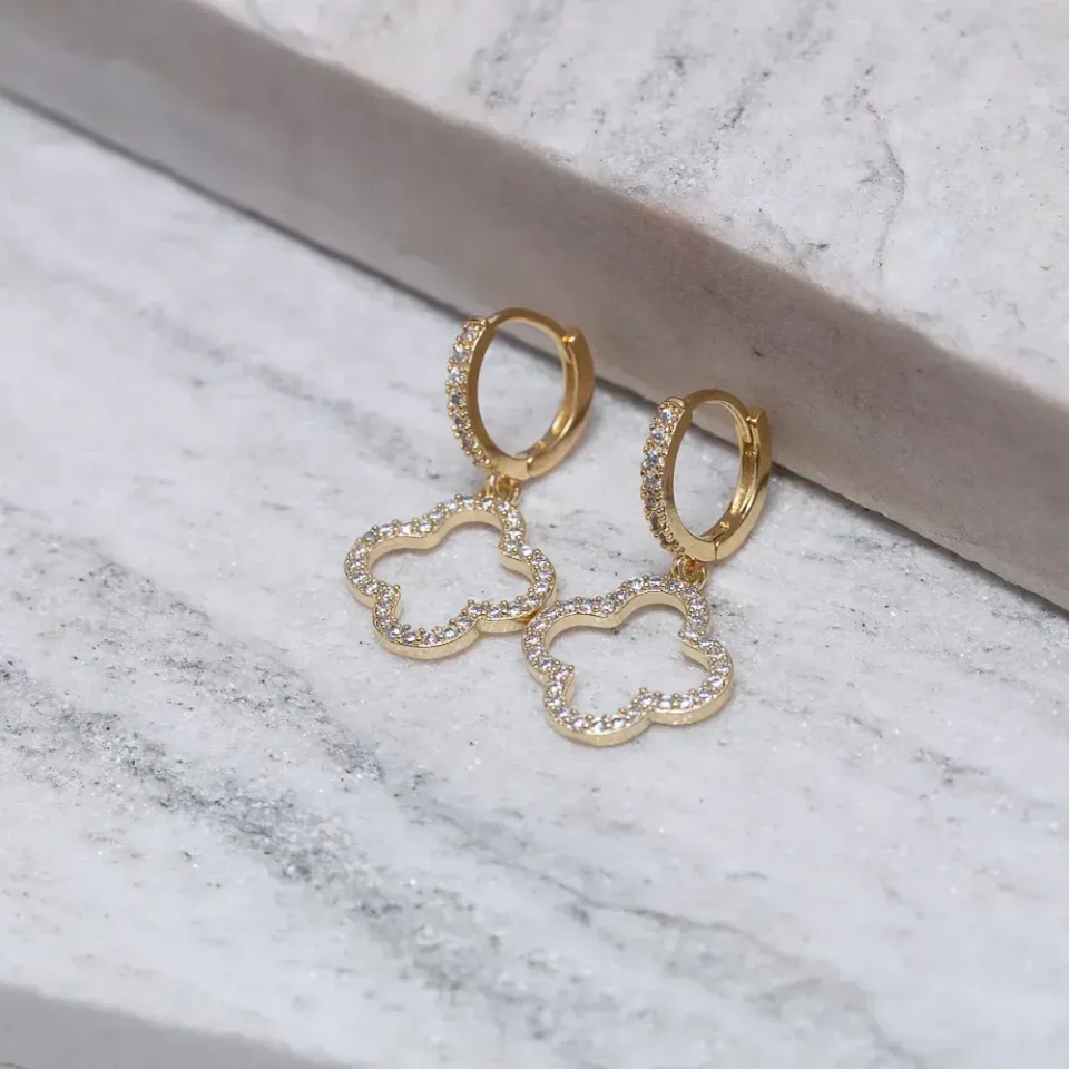 BRINCO ARGOLA VIRGINIA G VAZADO BANHO OURO 18K