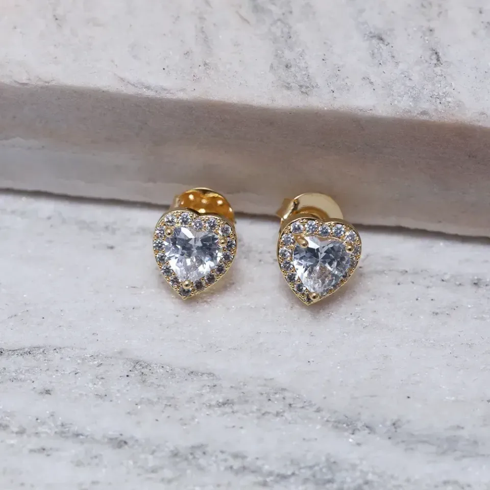 BRINCO CORAÇÃO M COM PEDRA CRISTAL BANHO OURO 18K