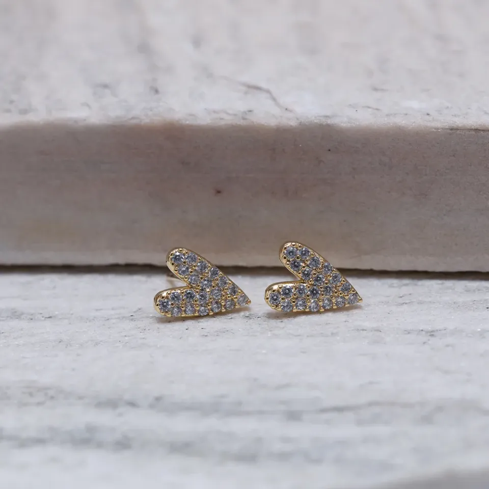 BRINCO CORAÇÃO SOLITÁRIO CRAVEJADO BANHO OURO 18K