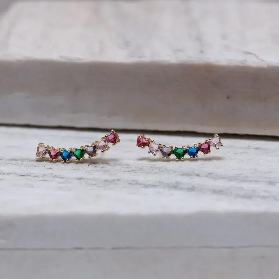 BRINCO EAR CUFF CORAÇÕES COLORIDOS BANHO OURO 18K