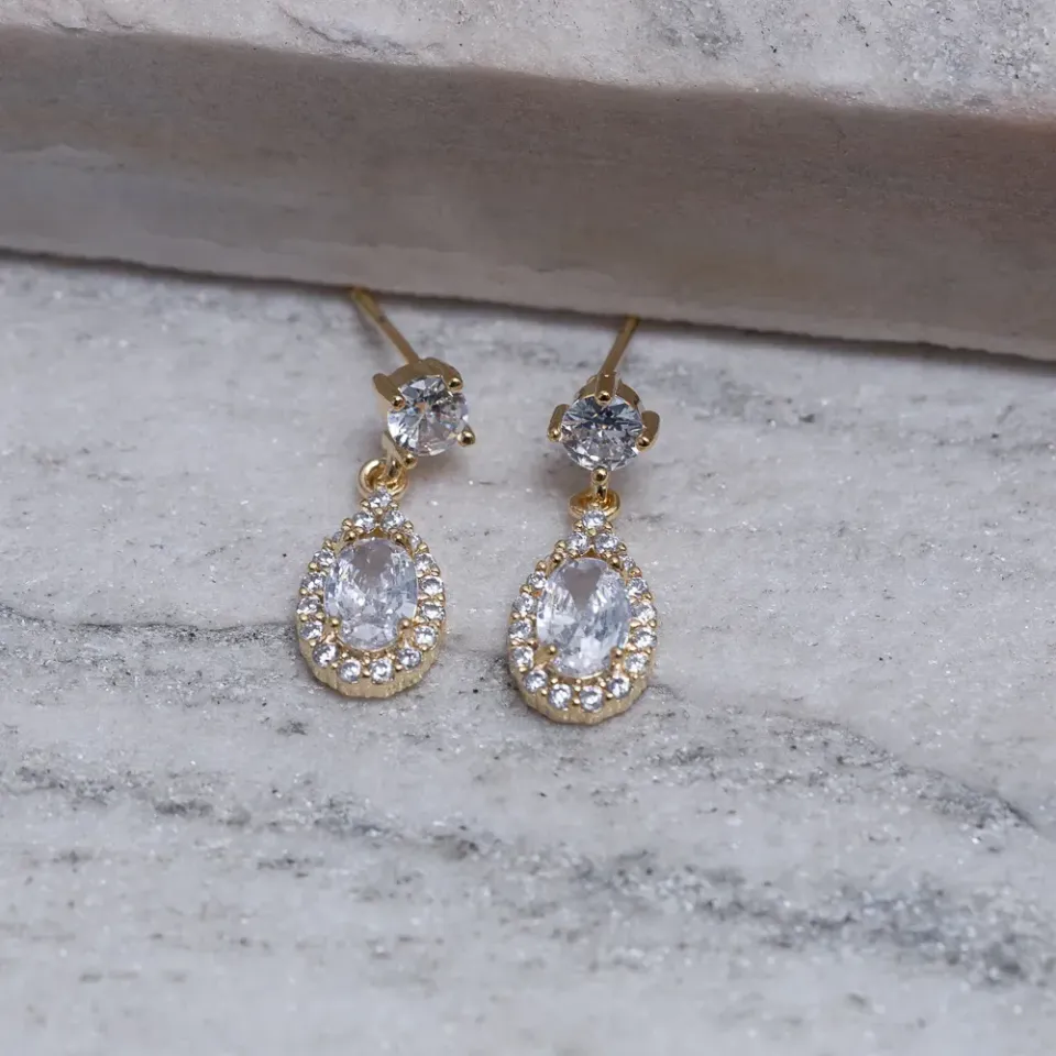 BRINCO GOTA COM PEDRA CRISTAL BANHO OURO 18K