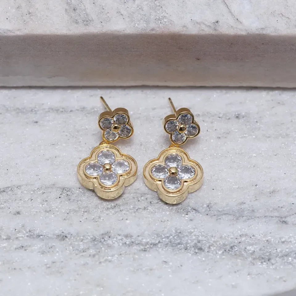 BRINCO VIRGINIA COM ZIRCÔNIAS CRISTAIS BANHO OURO 18K