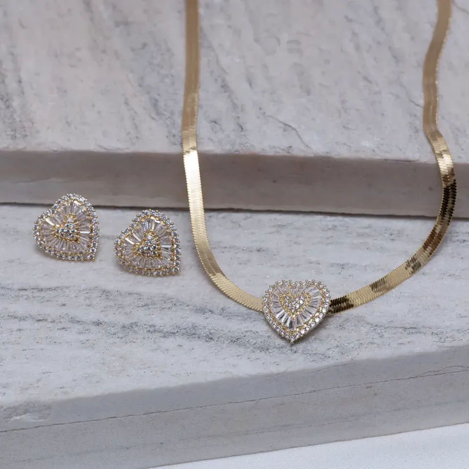 CONJUNTO FITA ESPELHADA COM CORAÇÃO CRAVEJADO BANHO OURO 18K