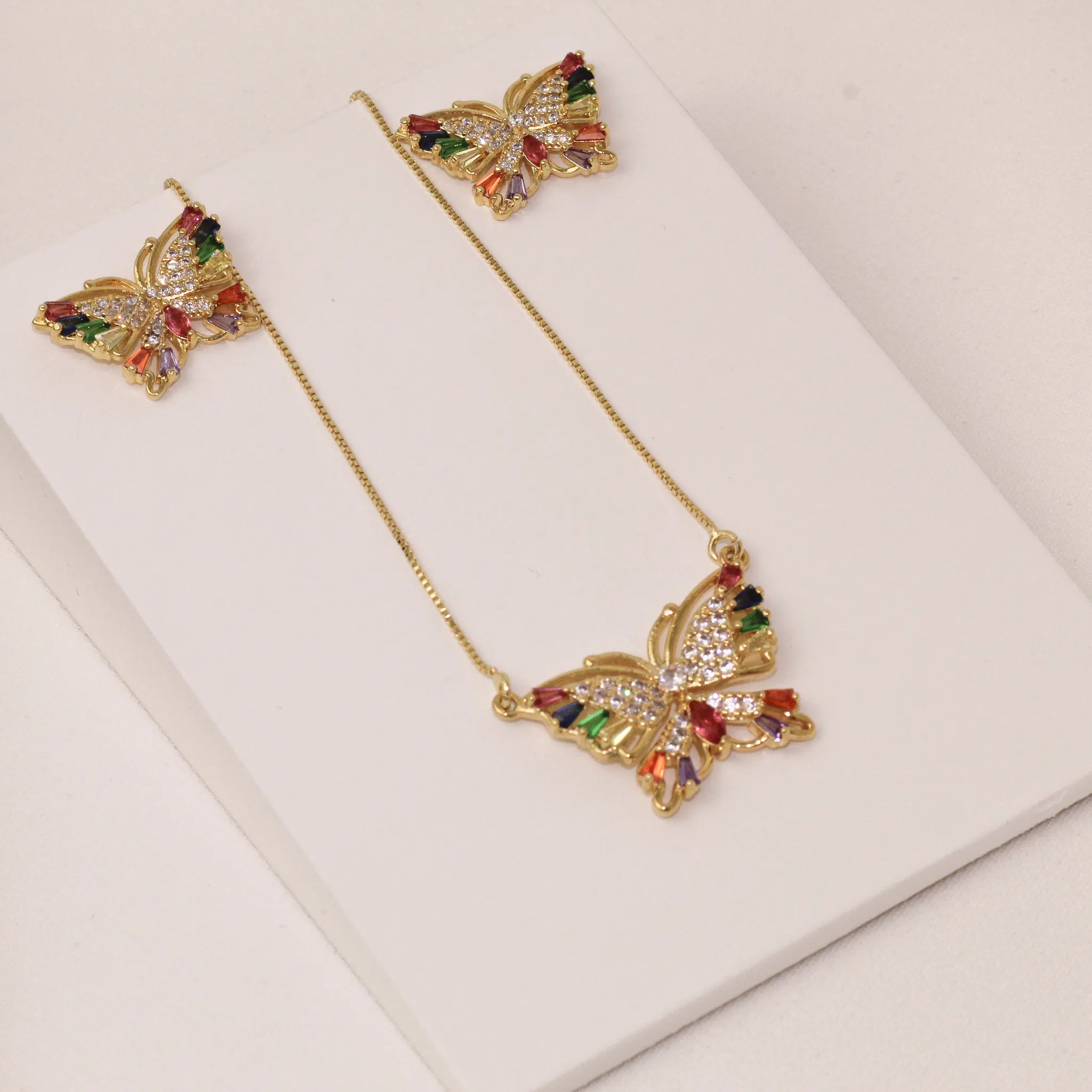 CONJUNTO BORBOLETA COLORIDA BANHO OURO 18K
