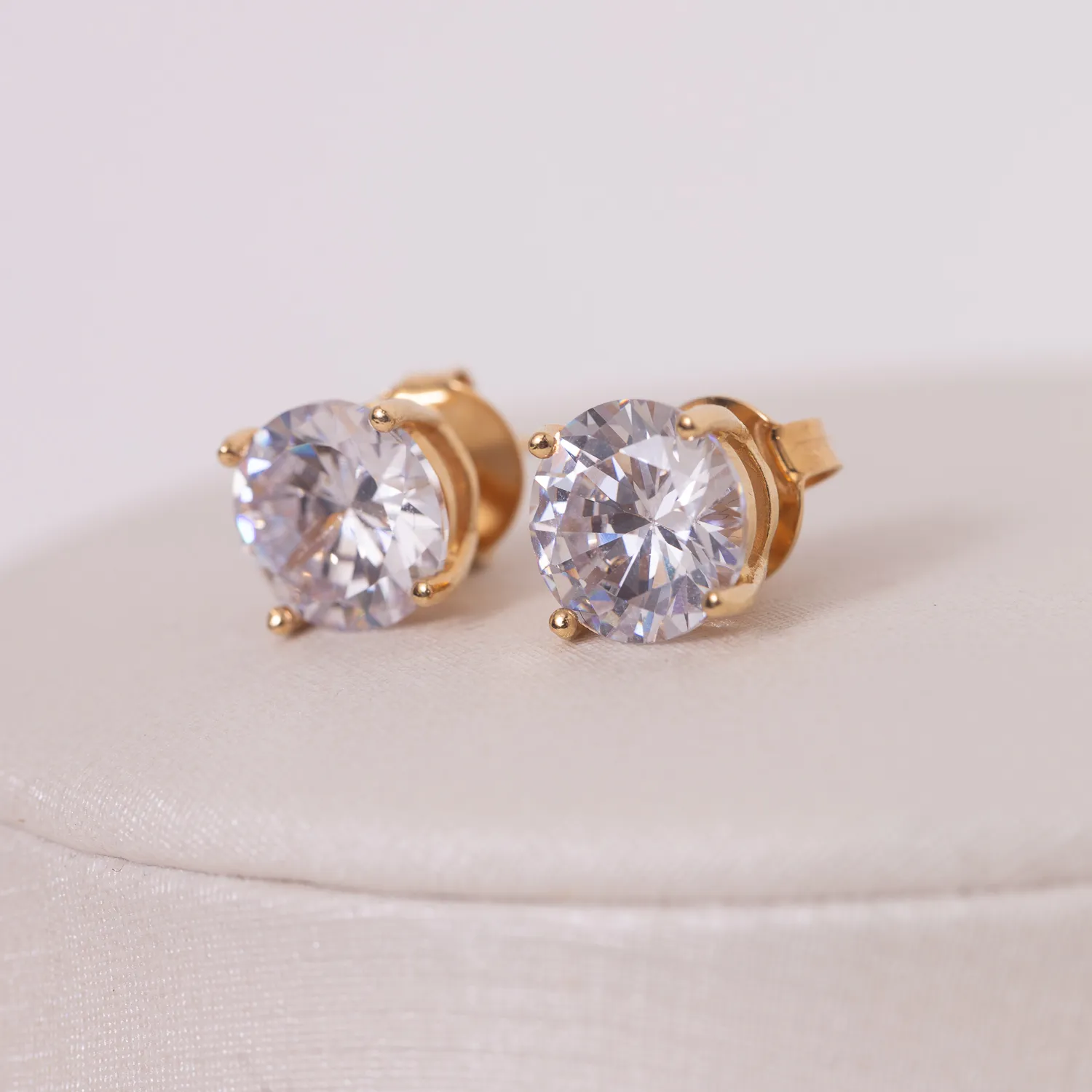 CONJUNTO PONTO DE LUZ COM PEDRA ZIRCÔNIA CRISTAL BANHO OURO 18K