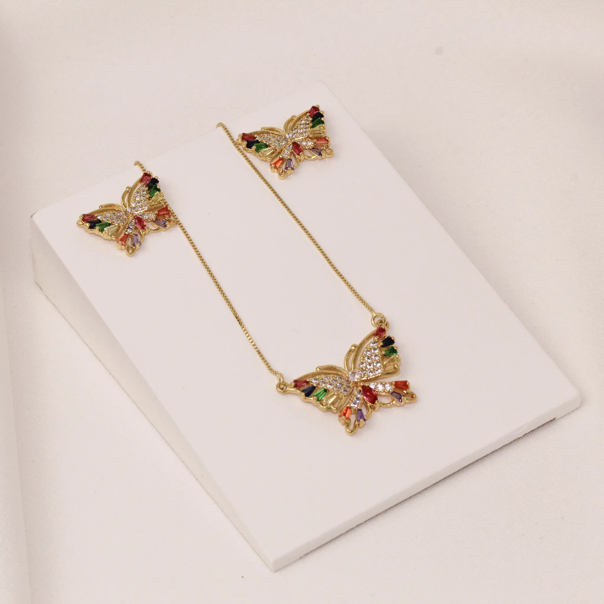 CONJUNTO BORBOLETA COLORIDA BANHO OURO 18K