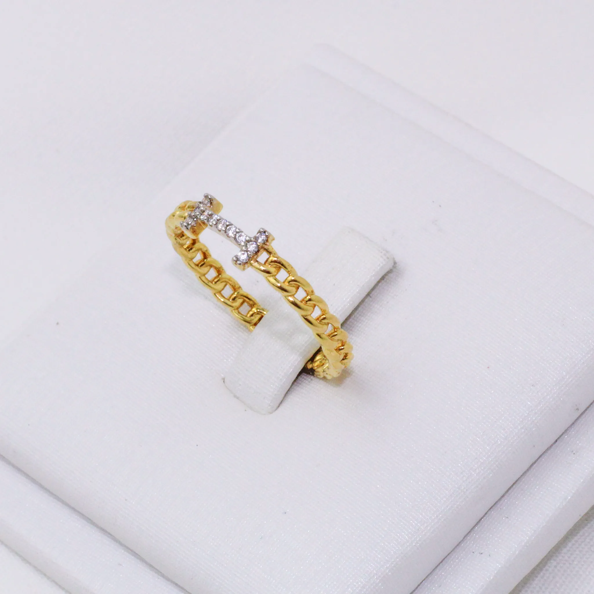 ANEL BÁSICO ''CORRENTE'' BANHO OURO 18K