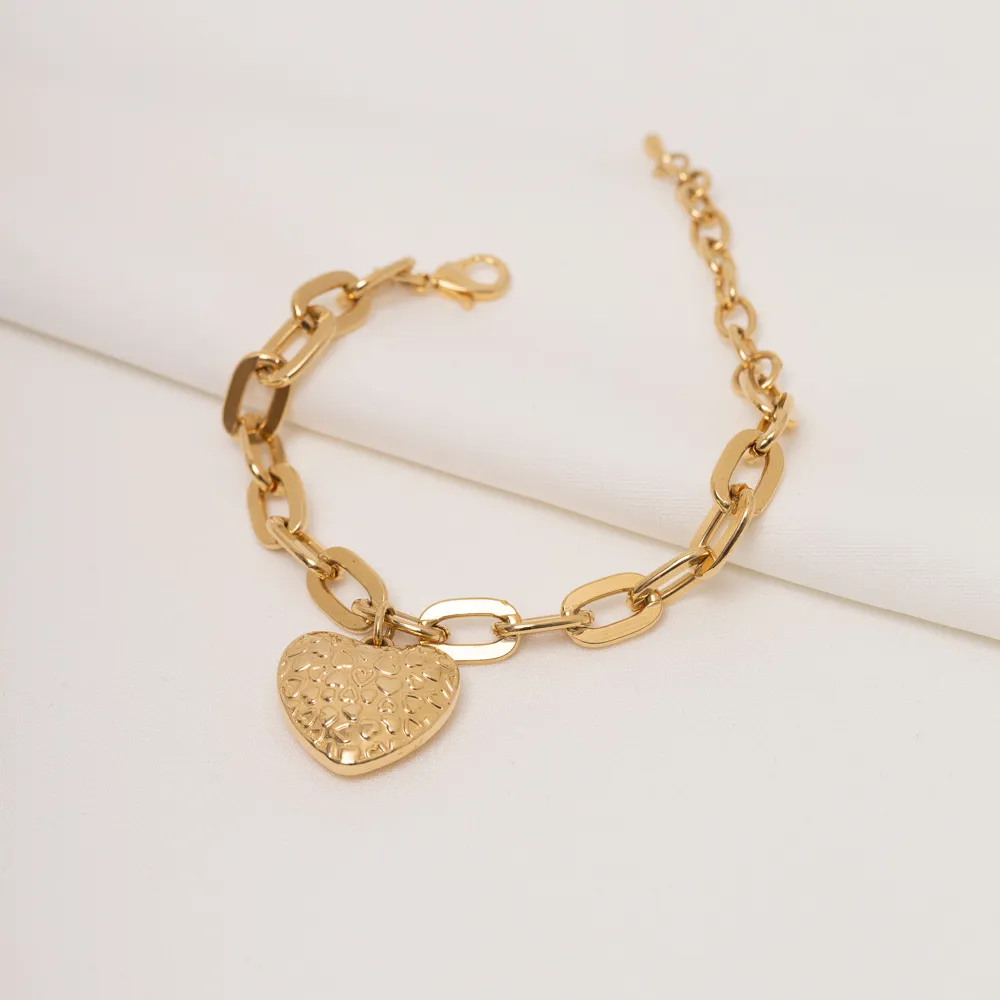 PULSEIRA GRANDE COM PINGENTE CORAÇÃO TRABALHADO BANHO OURO 18K