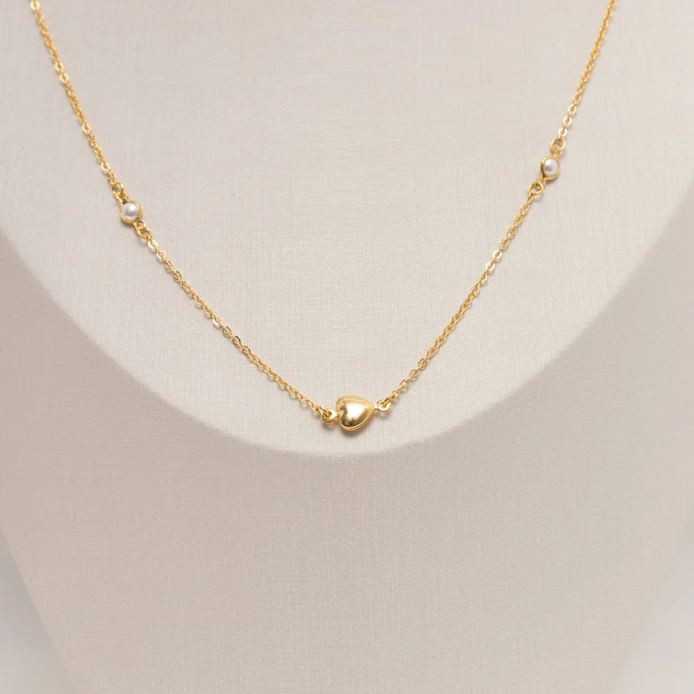COLAR LONGO CORAÇÃO E PÉROLA BANHO OURO 18K