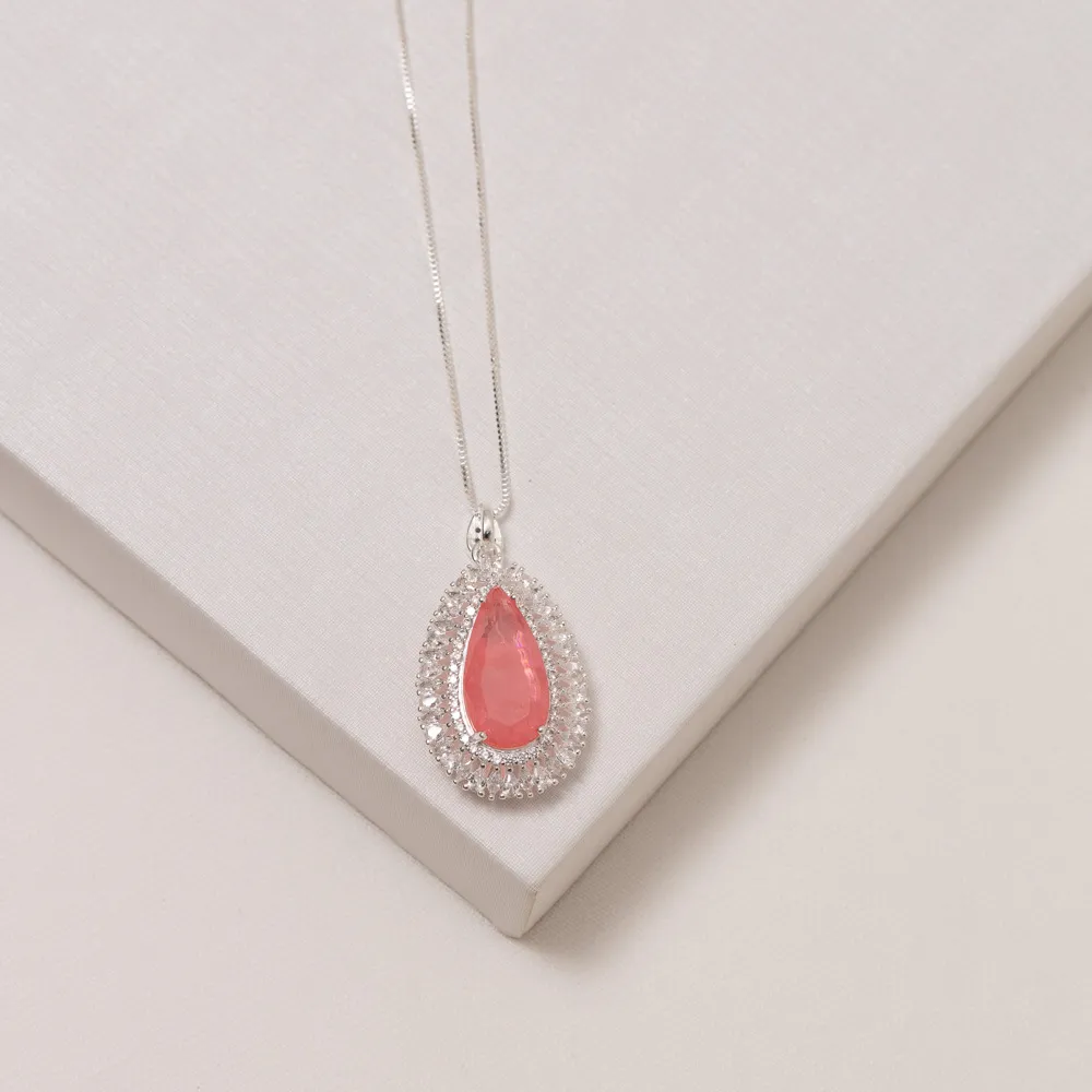 COLAR GOTA COM ZIRCÔNIAS E PEDRA SALMÃO M BANHO PRATA